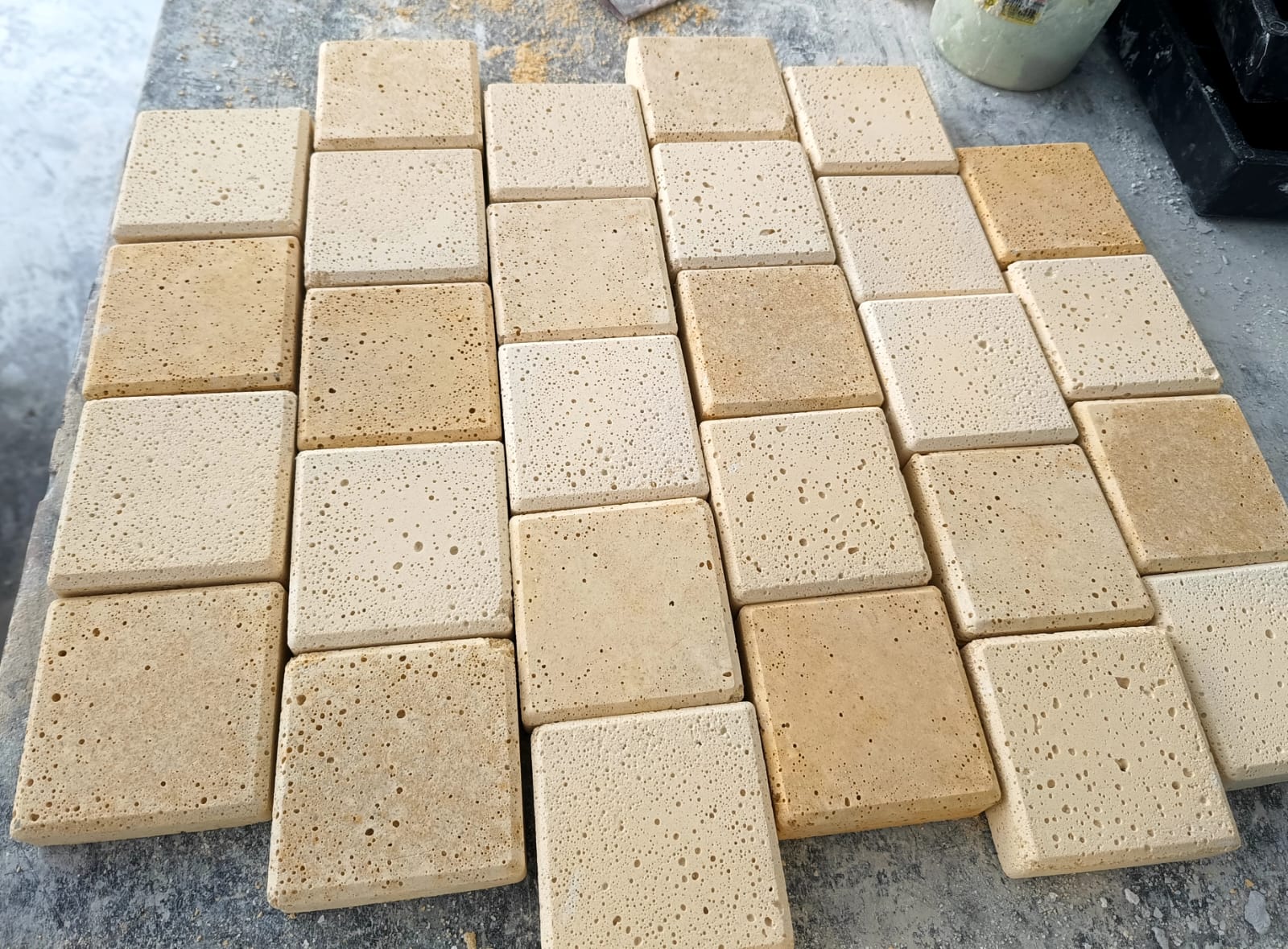 Revestimento Cimentício Mosaico Travertino 1x1